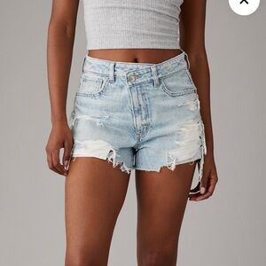 American Eagle Strigid Denim Mom Short - Size 12 - NWT